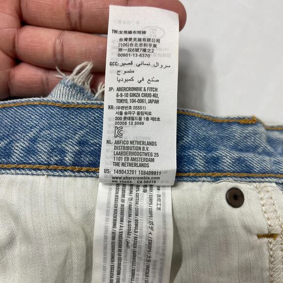 Abercrombie Fitch Women's Mid Rise Boyfriend Shorts Distressed Size 27/4 - Picture 3 of 8